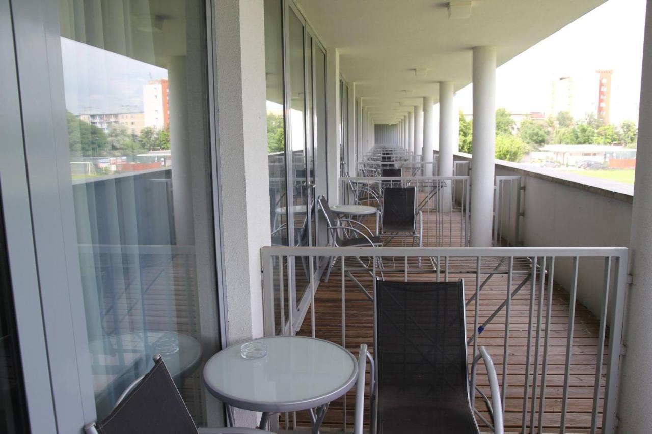 Corner Hotel Angyalfoeld บูดาเปสต์ ภายนอก รูปภาพ